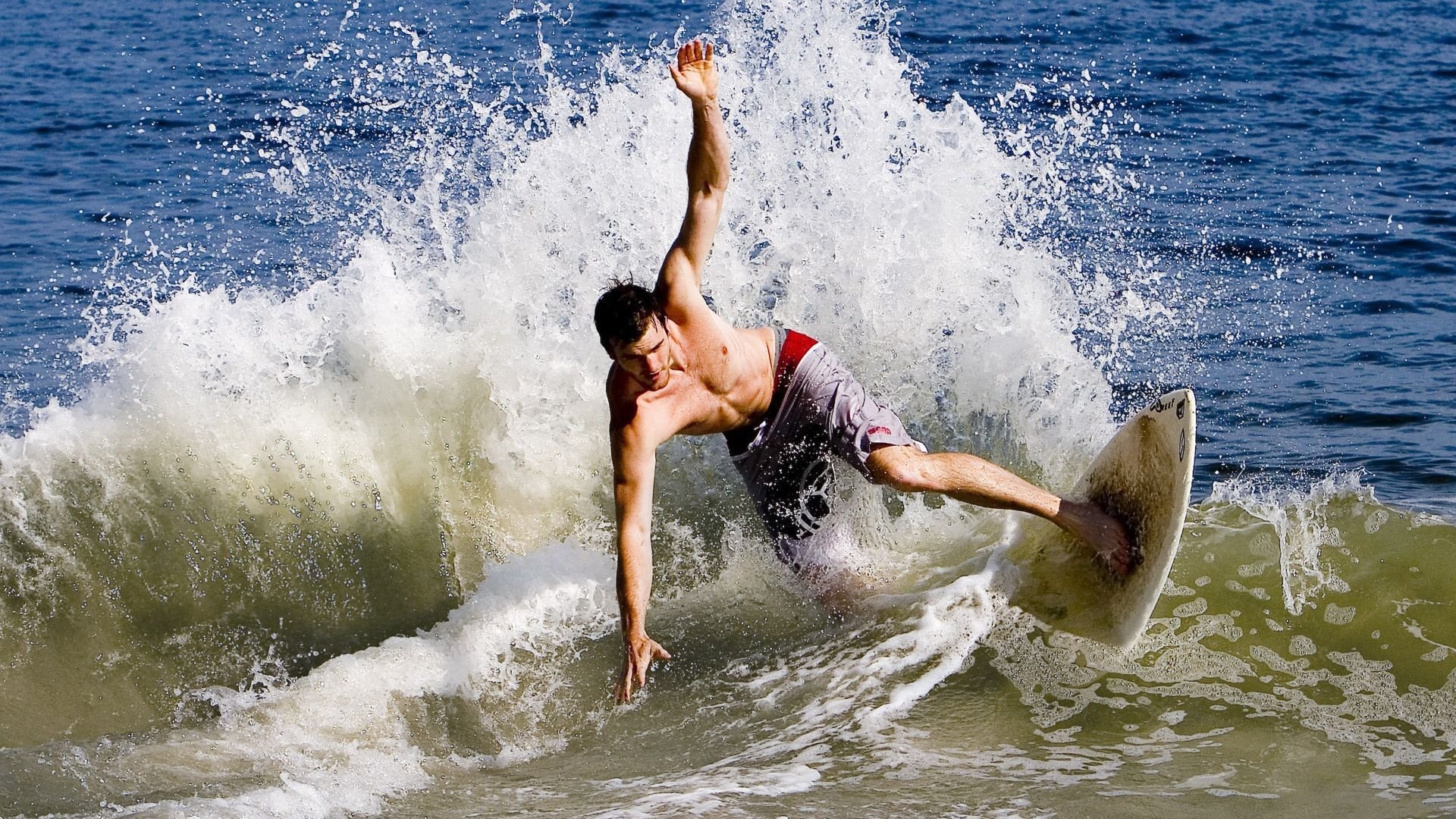 kaiyun app-国际运动更新：女子比赛中的惊险一幕！，国外女子比赛